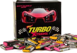 Kultowa guma do żucia Turbo Xtreme miękka guma balonowa Bubble Gum retro słodycze importowane zestaw prezentowy pudełko 100 sztuk obrazki z samochodami auta kolekcjonerskie impreza lata 90 okazja Amazon pl darmowa dostawa Prime 2026
