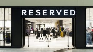 Kod rabatowy minus 30 procent do sklepu online Reserved na wybrane produkty letnia wyprzedaż ubrań kupon RES30 zamówienia od 100 zł moda damska męska czerwiec 2026