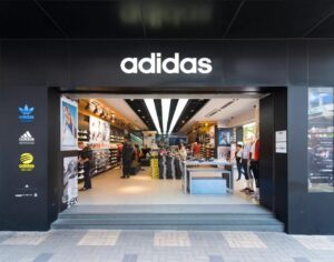 Kod rabatowy 25 procent na produkty w cenach regularnych do sklepu Adidas dla klientów T-Mobile Magenta Moments aplikacja mobilna zniżki na buty i odzież sportową
