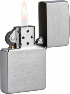 Kultowa zapalniczka benzynowa Zippo szczotkowany chrom Amazon Prime promocja